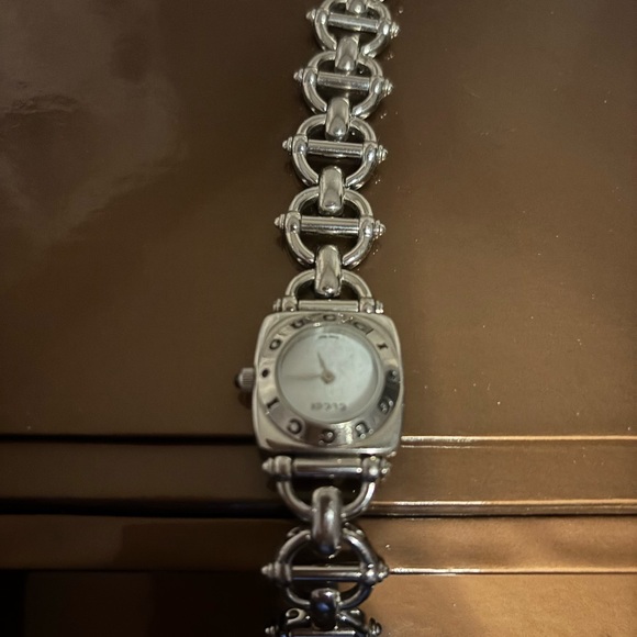 Gucci Silver Chain Link Watch - Picture 2 of 5